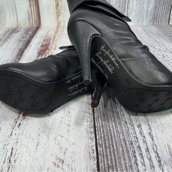 NWOT Kardashian Kollection Black Cuffed Heeled Boots with Zippered Design Size 9 - Picture 4 of 12